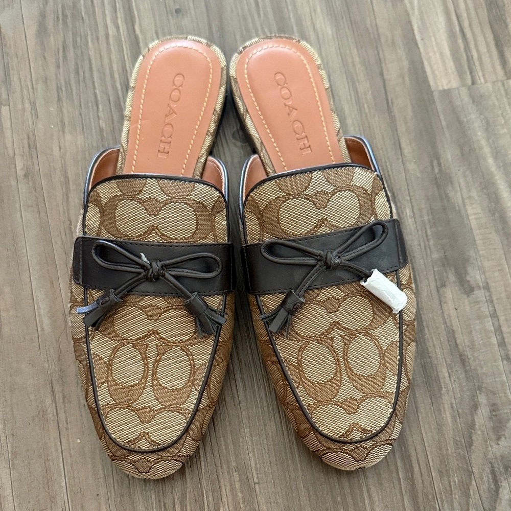 ❌sold❌Coach Women's Tan and Black Patterned Loafers